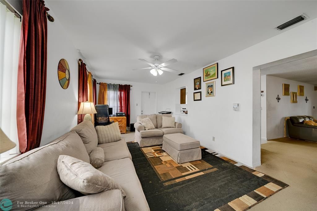 For Sale: $419,000 (2 beds, 2 baths, 1366 Square Feet)