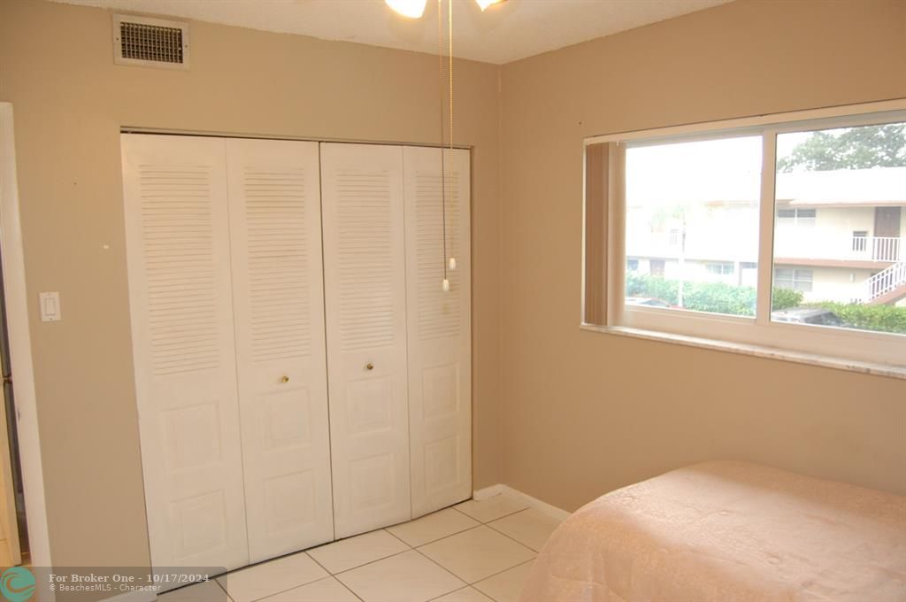 For Sale: $150,000 (2 beds, 2 baths, 990 Square Feet)