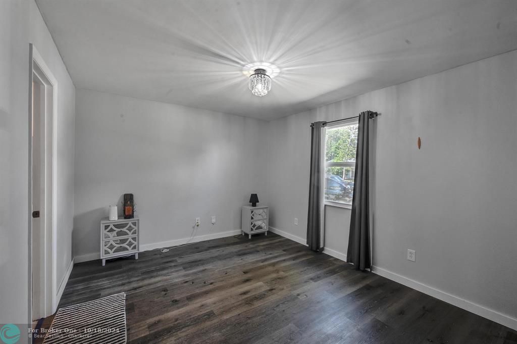 For Sale: $339,000 (3 beds, 2 baths, 1000 Square Feet)