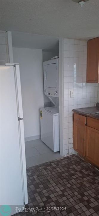 For Sale: $2,000 (2 beds, 1 baths, 2578 Square Feet)