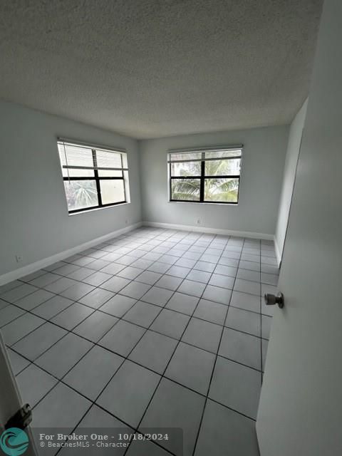 For Rent: $2,100 (2 beds, 2 baths, 918 Square Feet)