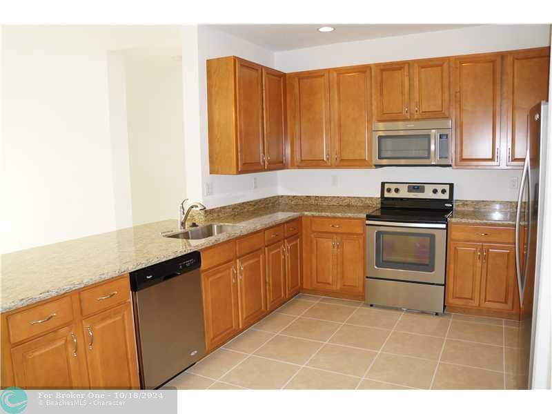 For Rent: $2,950 (3 beds, 3 baths, 1670 Square Feet)