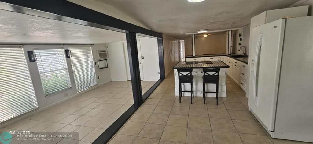 For Rent: $2,300 (2 beds, 2 baths, 936 Square Feet)