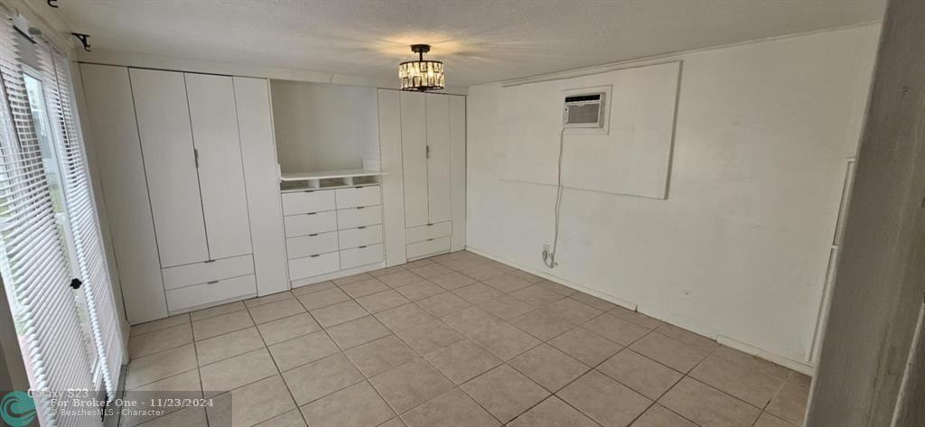 For Rent: $2,300 (2 beds, 2 baths, 936 Square Feet)