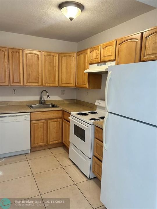 For Rent: $1,600 (1 beds, 1 baths, 656 Square Feet)