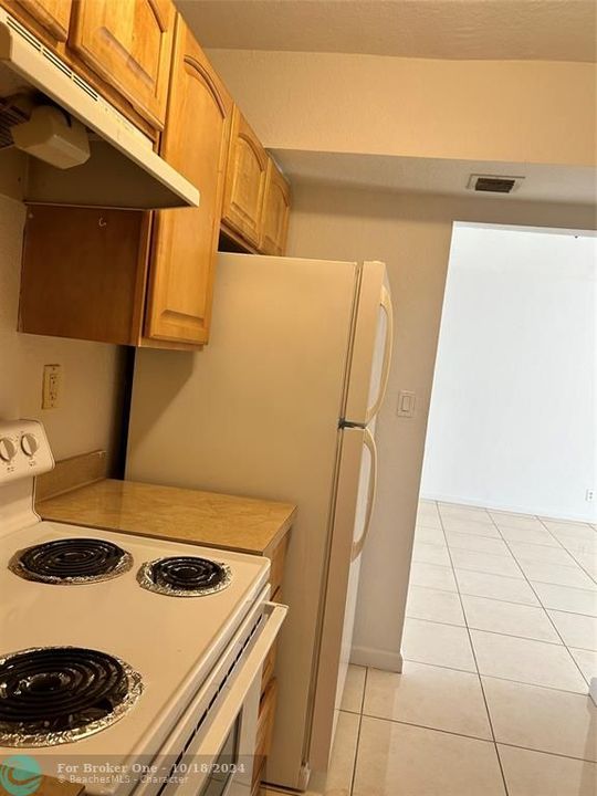 For Rent: $1,600 (1 beds, 1 baths, 656 Square Feet)