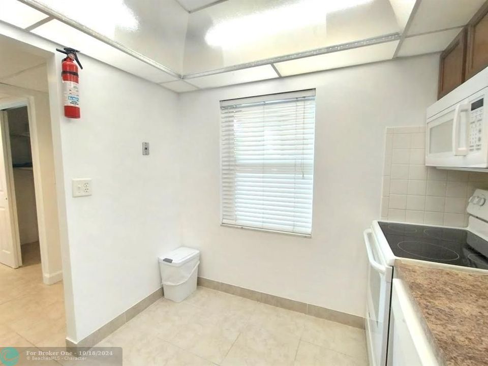 For Rent: $1,500 (1 beds, 1 baths, 760 Square Feet)