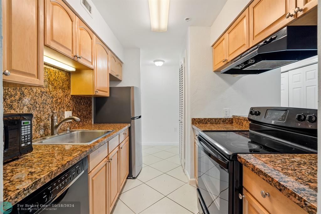 For Rent: $2,000 (2 beds, 2 baths, 1088 Square Feet)