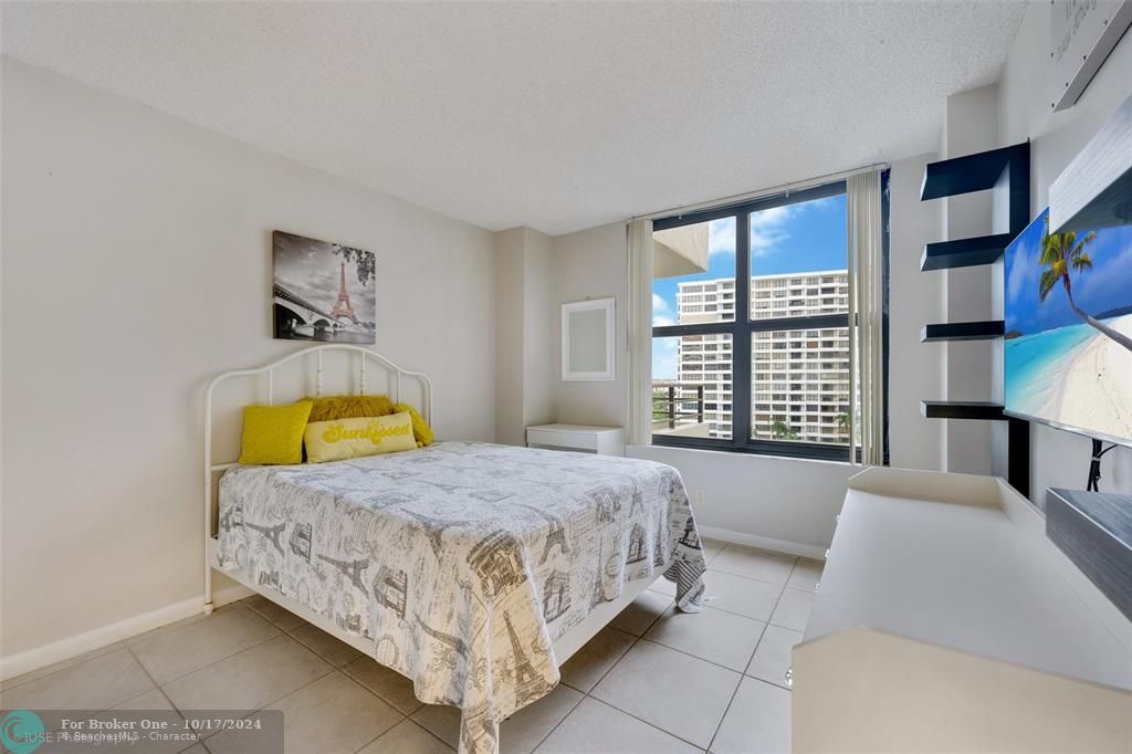 For Sale: $349,900 (2 beds, 2 baths, 1280 Square Feet)