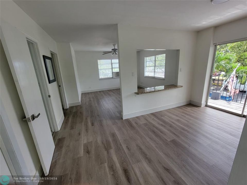 For Sale: $2,495 (2 beds, 2 baths, 1050 Square Feet)