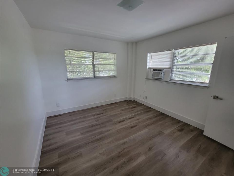 For Sale: $2,495 (2 beds, 2 baths, 1050 Square Feet)