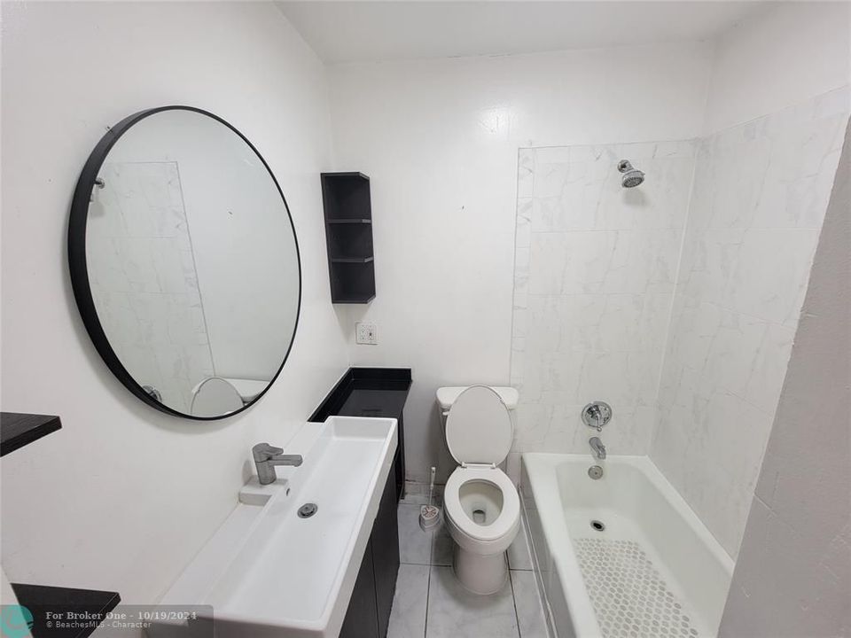 For Sale: $2,495 (2 beds, 2 baths, 1050 Square Feet)