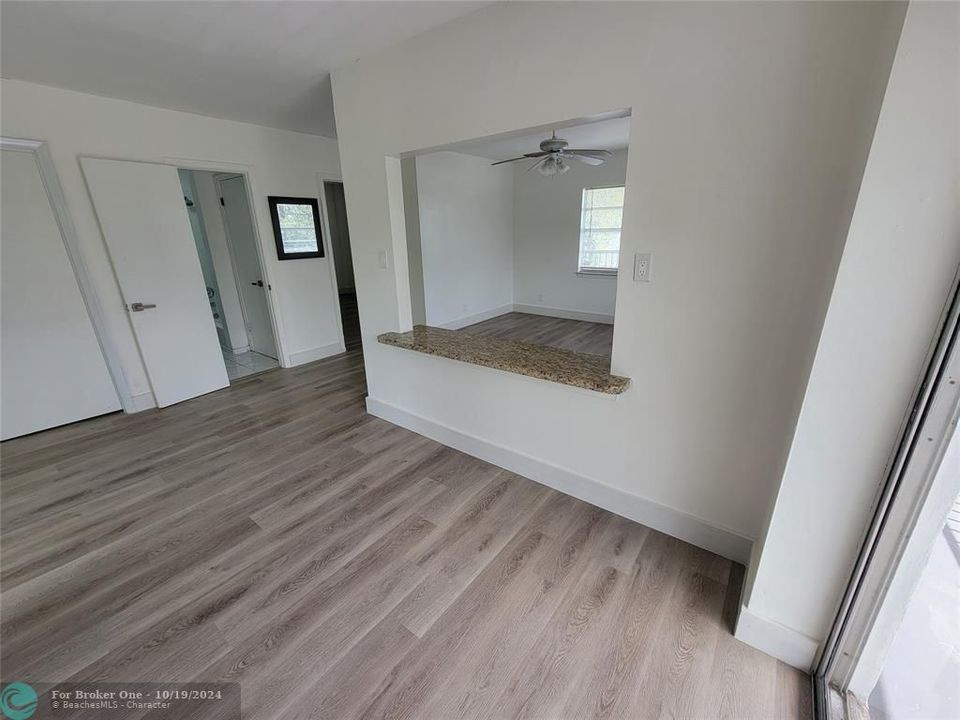 For Sale: $2,495 (2 beds, 2 baths, 1050 Square Feet)