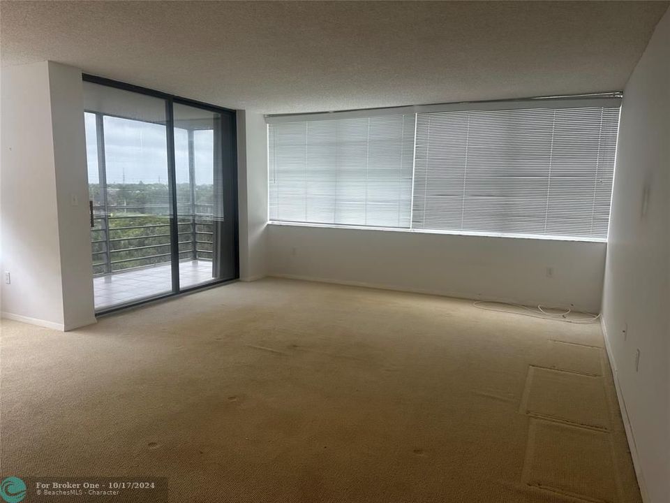 En Venta: $165,000 (2 camas, 2 baños, 1320 Pies cuadrados)