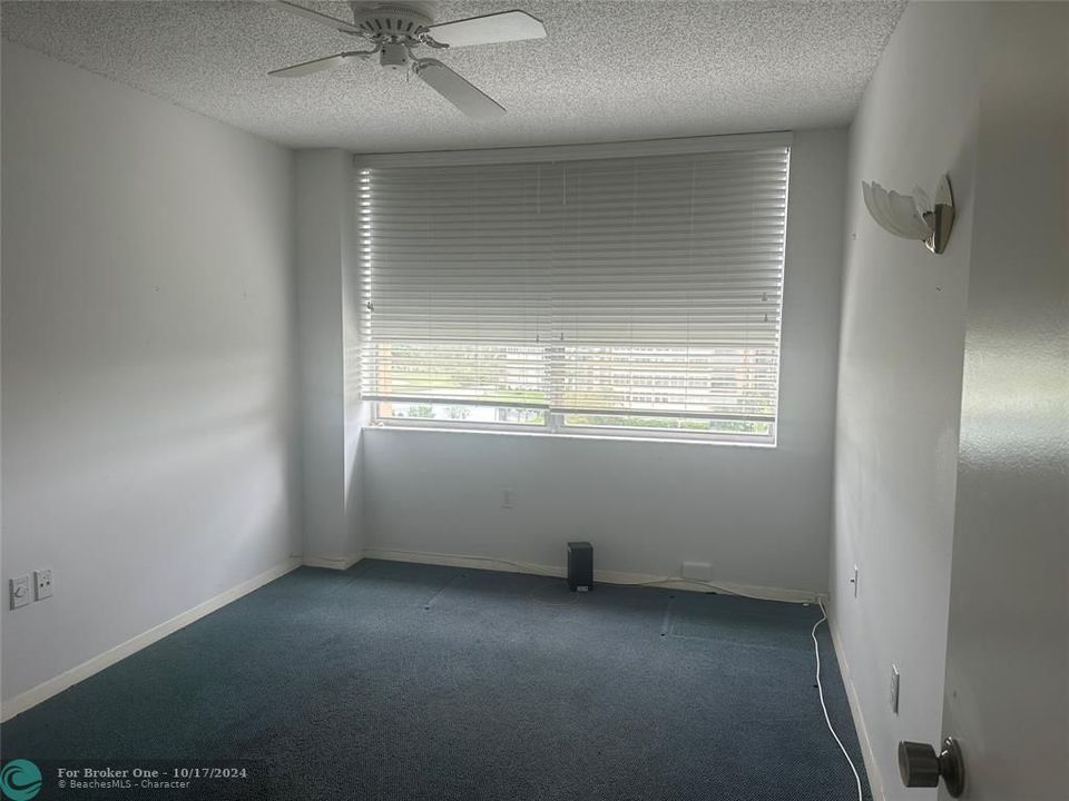 For Sale: $165,000 (2 beds, 2 baths, 1320 Square Feet)