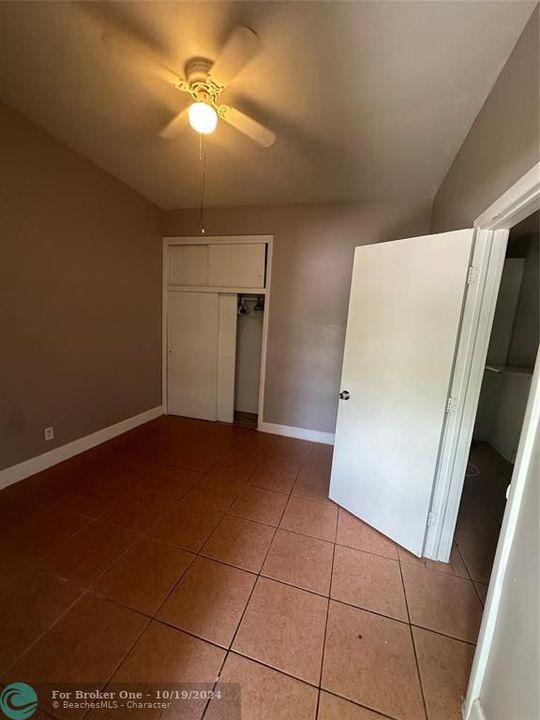 For Rent: $1,725 (2 beds, 1 baths, 4593 Square Feet)