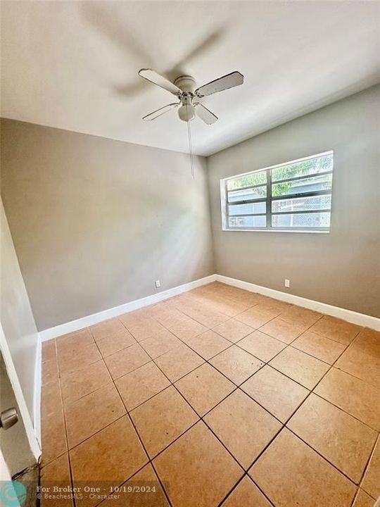 For Rent: $1,725 (2 beds, 1 baths, 4593 Square Feet)