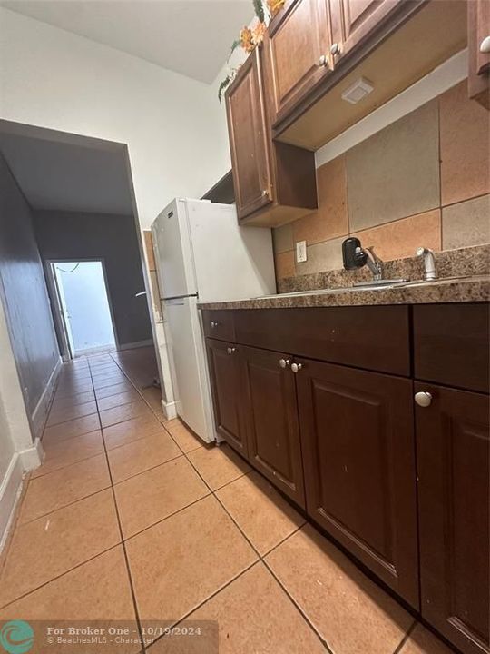 For Rent: $1,725 (2 beds, 1 baths, 4593 Square Feet)