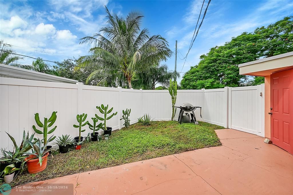 For Sale: $849,000 (3 beds, 2 baths, 1692 Square Feet)