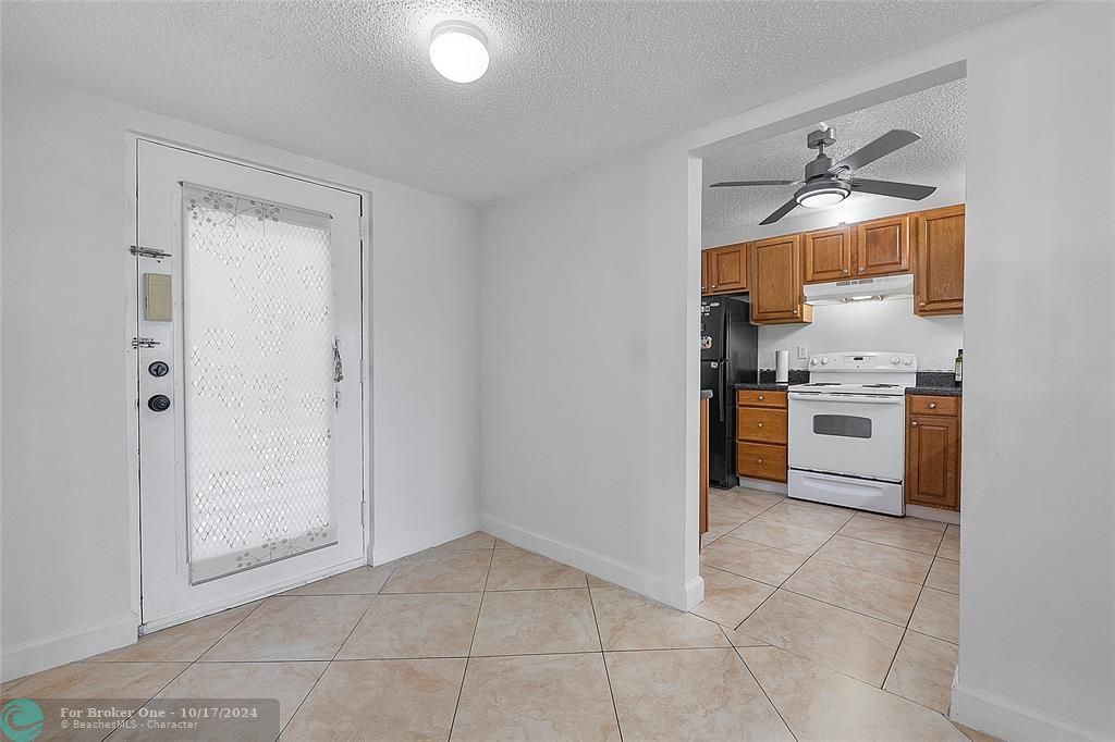 For Sale: $137,000 (2 beds, 1 baths, 835 Square Feet)