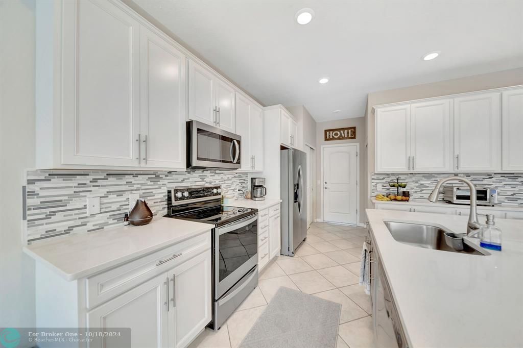 For Sale: $529,900 (3 beds, 2 baths, 1909 Square Feet)