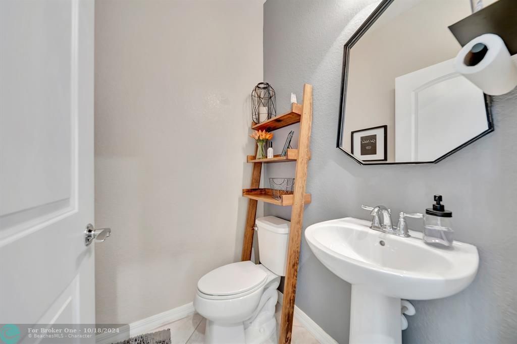 For Sale: $529,900 (3 beds, 2 baths, 1909 Square Feet)