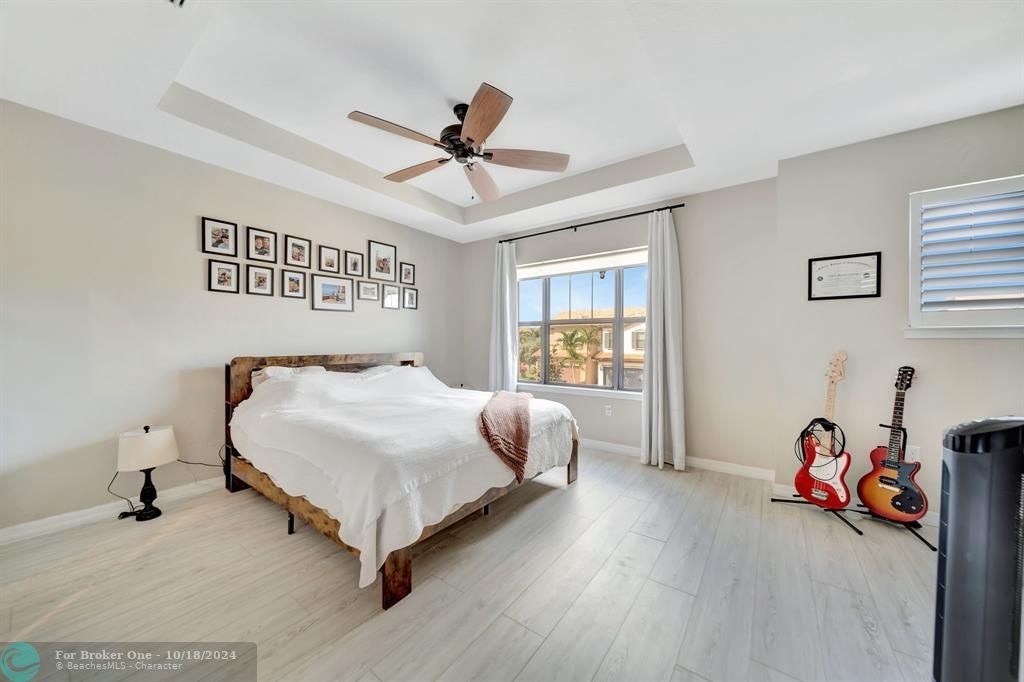 For Sale: $529,900 (3 beds, 2 baths, 1909 Square Feet)