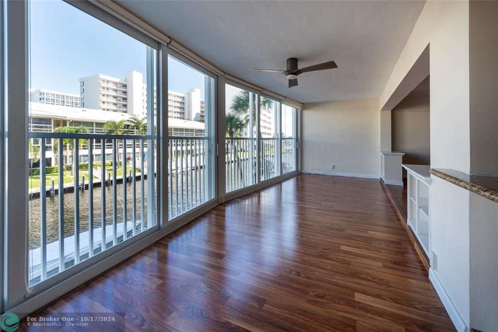 For Sale: $469,900 (2 beds, 2 baths, 1700 Square Feet)