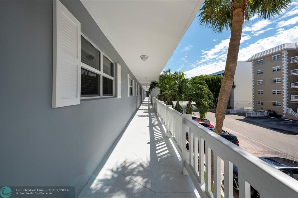 For Sale: $469,900 (2 beds, 2 baths, 1700 Square Feet)