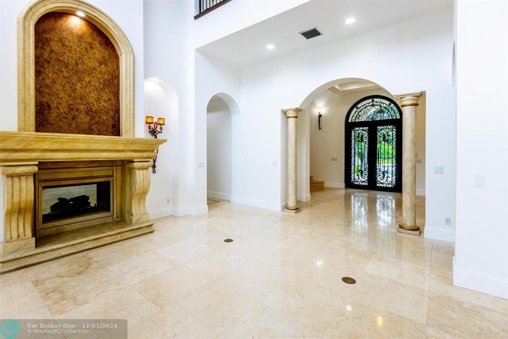 For Sale: $2,999,999 (6 beds, 6 baths, 2638 Square Feet)