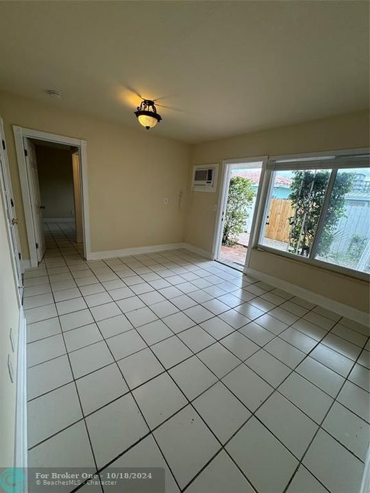 For Sale: $2,200 (2 beds, 2 baths, 1959 Square Feet)