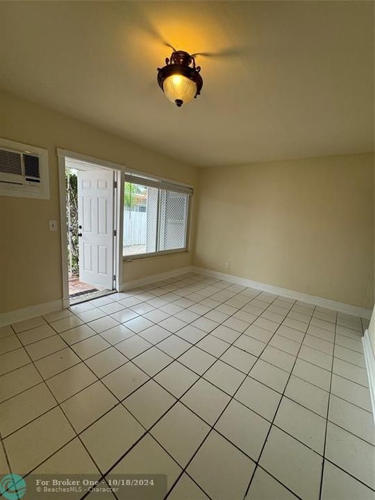 For Sale: $2,200 (2 beds, 2 baths, 1959 Square Feet)