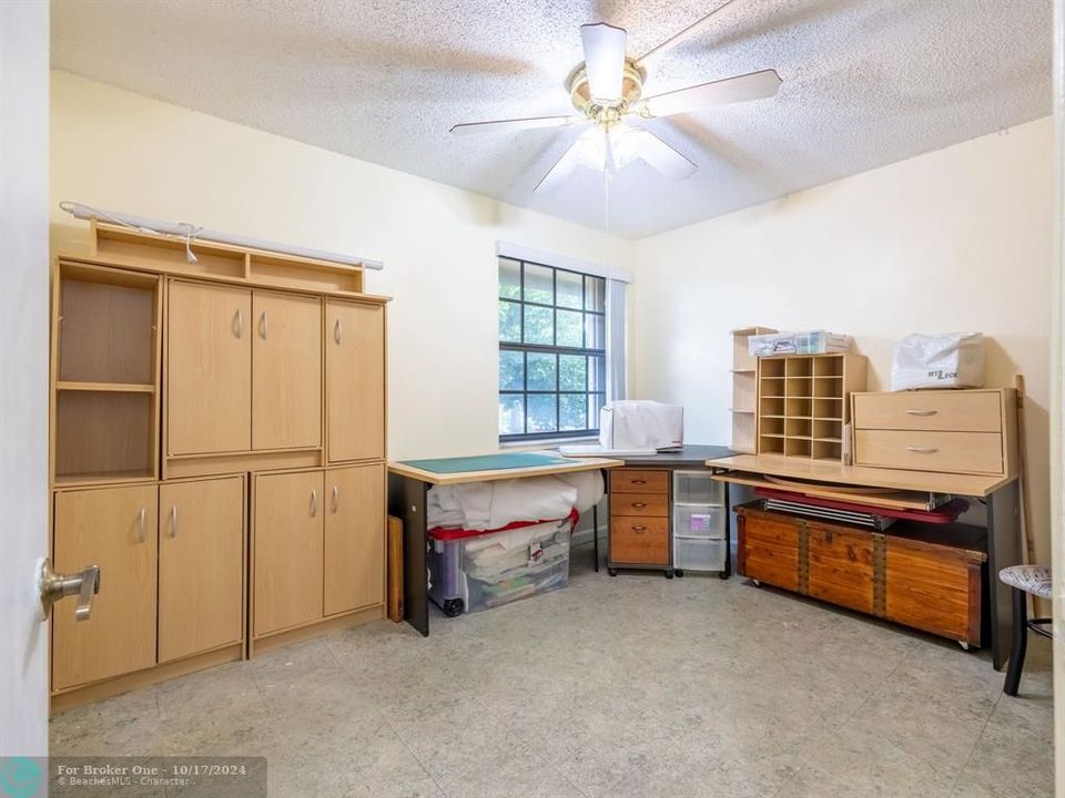 For Sale: $327,000 (2 beds, 2 baths, 1050 Square Feet)