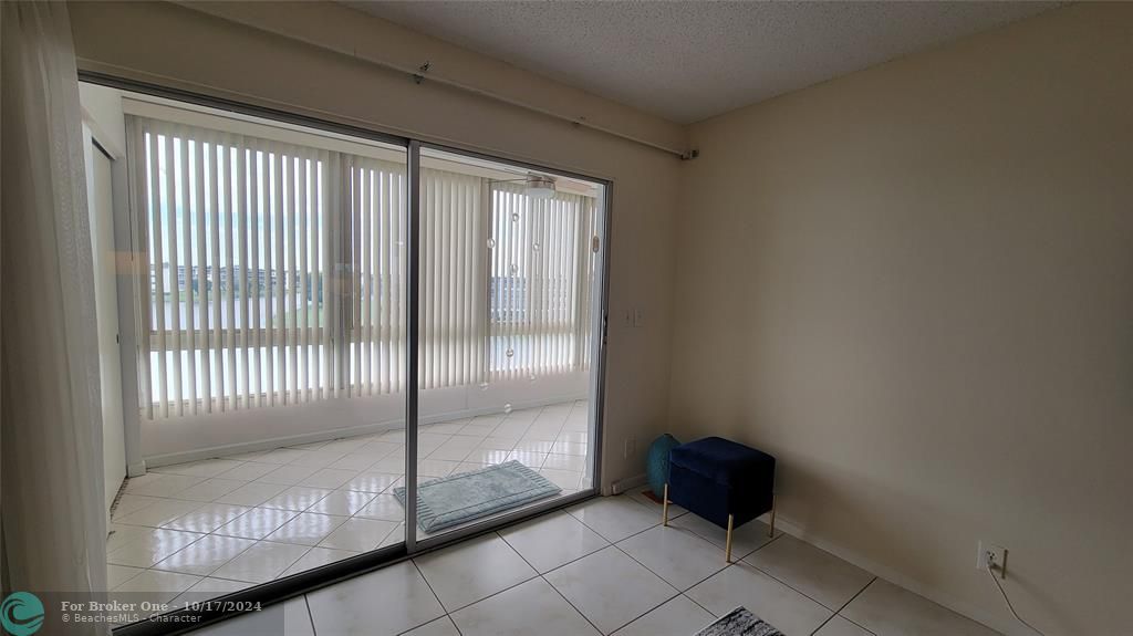 En Venta: $299,000 (2 camas, 2 baños, 1168 Pies cuadrados)