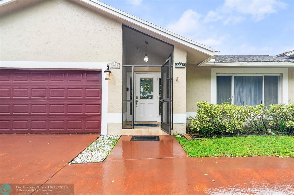 For Sale: $679,000 (4 beds, 2 baths, 1978 Square Feet)