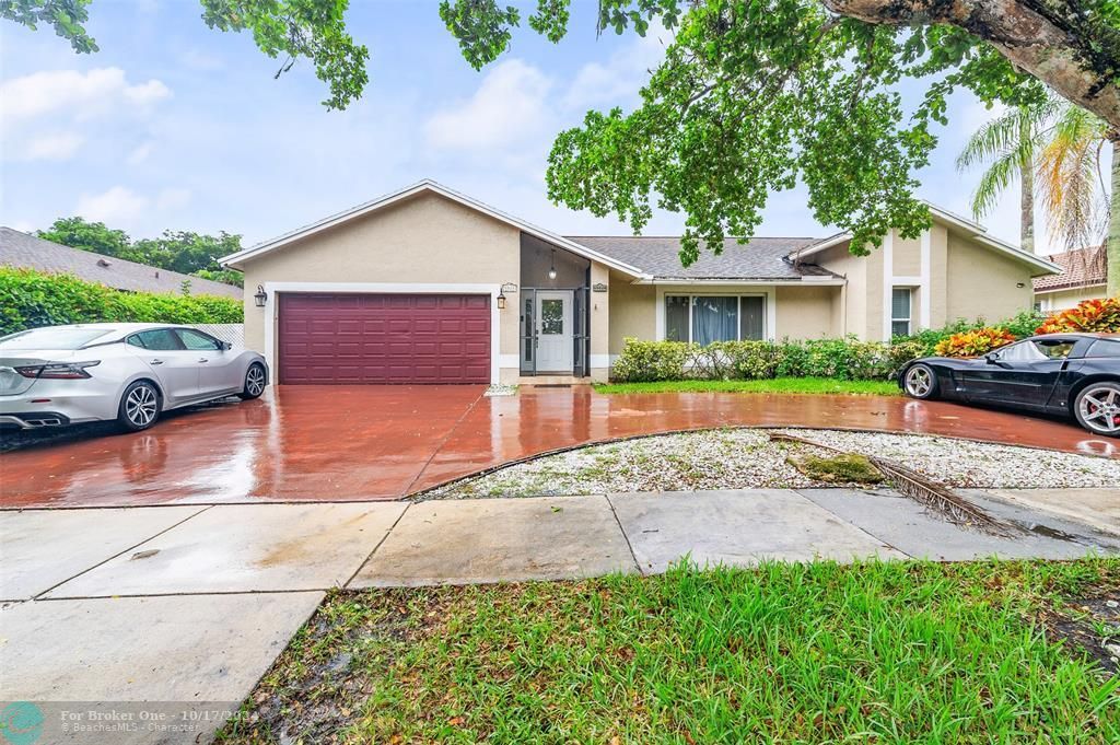 For Sale: $679,000 (4 beds, 2 baths, 1978 Square Feet)