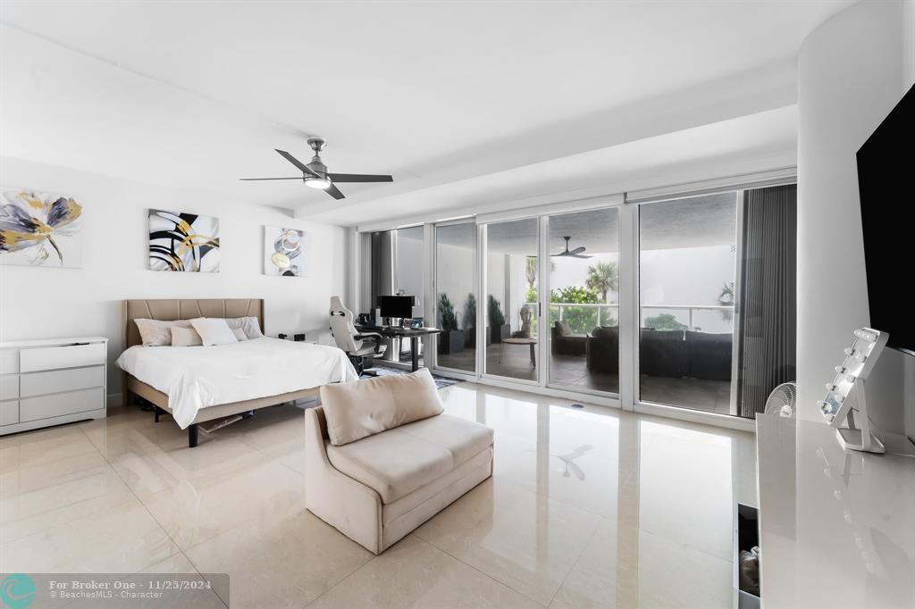 Activo con contrato: $1,595,000 (3 camas, 3 baños, 2970 Pies cuadrados)