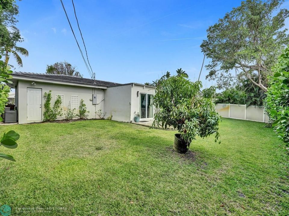 For Sale: $799,000 (2 beds, 2 baths, 1503 Square Feet)