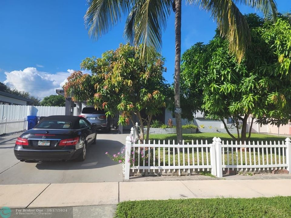 For Sale: $489,900 (3 beds, 2 baths, 1581 Square Feet)