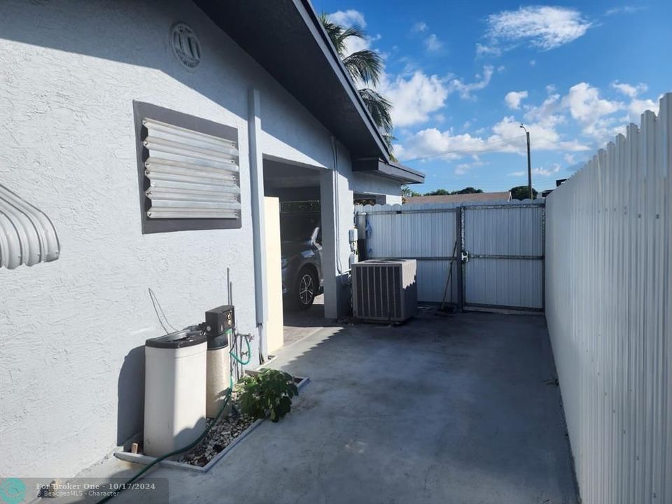 For Sale: $489,900 (3 beds, 2 baths, 1581 Square Feet)