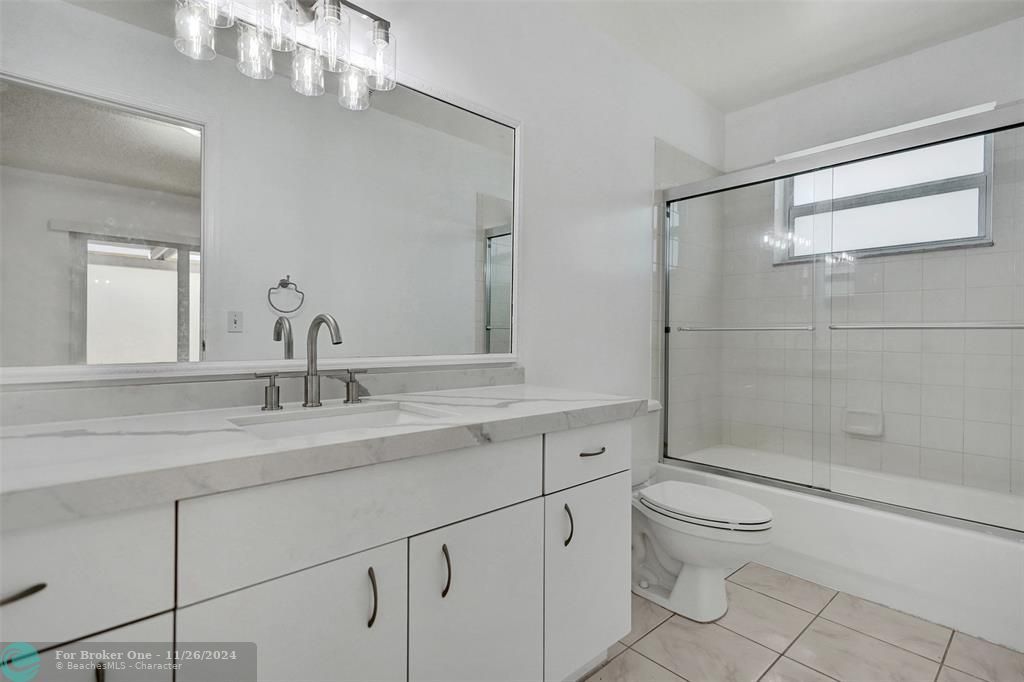 Active With Contract: $380,000 (2 beds, 2 baths, 1270 Square Feet)