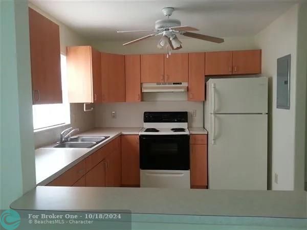 For Sale: $1,600 (1 beds, 1 baths, 6375 Square Feet)