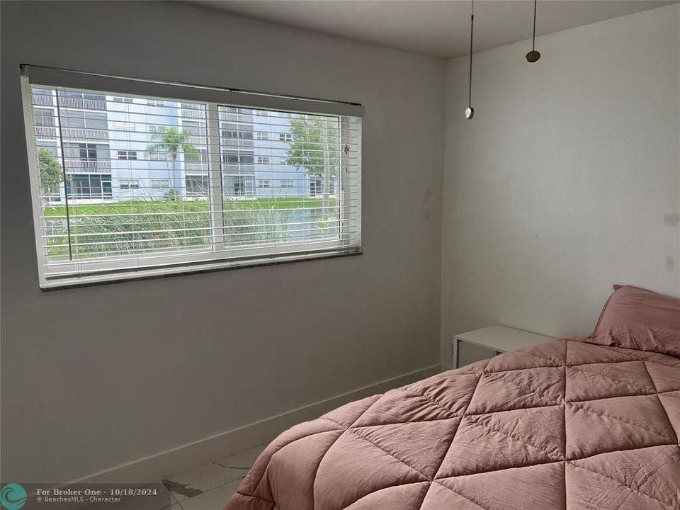 For Rent: $1,800 (1 beds, 1 baths, 850 Square Feet)