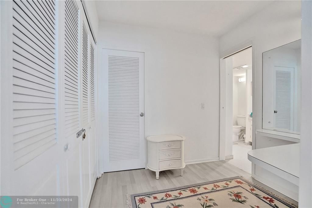 Active With Contract: $3,500 (2 beds, 2 baths, 1796 Square Feet)