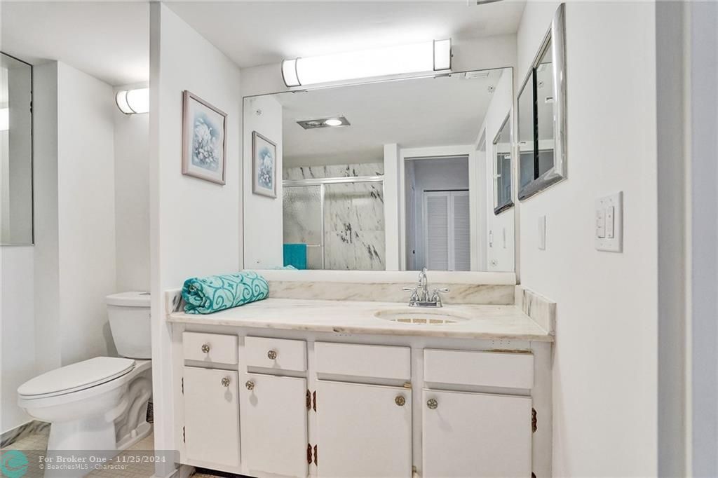 Active With Contract: $3,500 (2 beds, 2 baths, 1796 Square Feet)