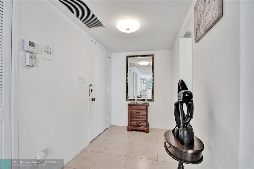 Active With Contract: $3,500 (2 beds, 2 baths, 1796 Square Feet)