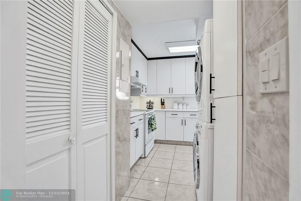 Active With Contract: $3,500 (2 beds, 2 baths, 1796 Square Feet)