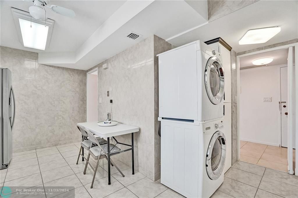 Active With Contract: $3,500 (2 beds, 2 baths, 1796 Square Feet)