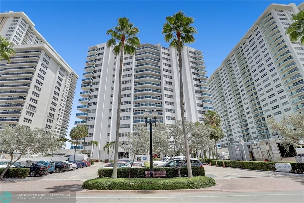 Active With Contract: $3,500 (2 beds, 2 baths, 1796 Square Feet)