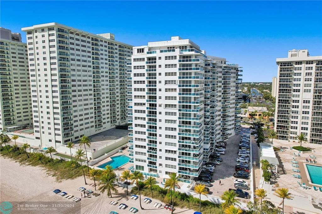 Active With Contract: $3,500 (2 beds, 2 baths, 1796 Square Feet)